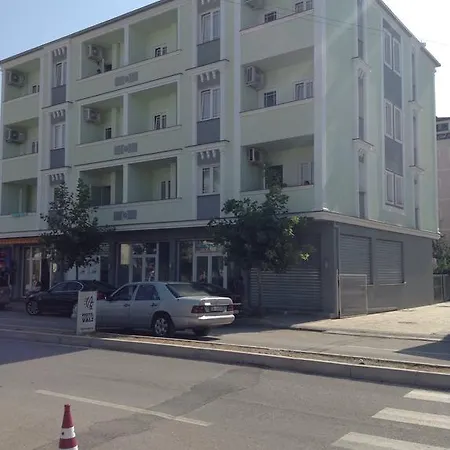 Center * Velipojë